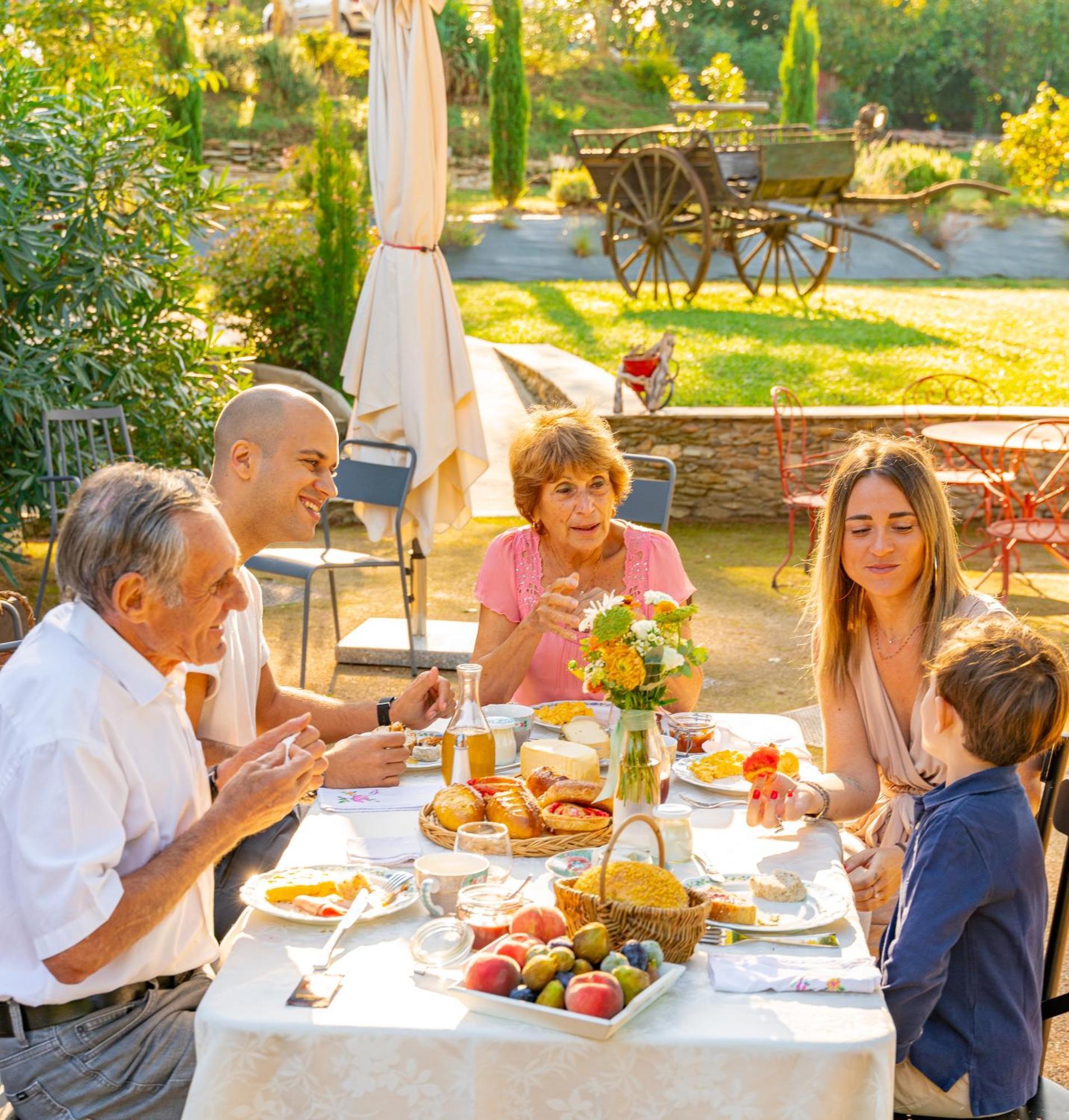 Le Domaine De Gorneton Bed and Breakfast Chasse-sur-Rhône Eksteriør billede